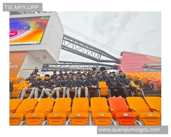 海港队训练照曝光加布里埃尔热情竖大拇指展现团队士气