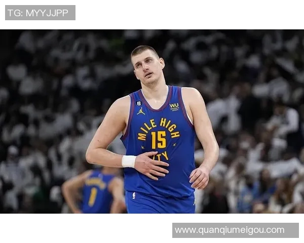 约基奇下半场状态低迷投篮命中率惨淡三分球更是颗粒无收 约基奇下半场状态低迷投篮命中率惨淡三分球更是颗粒无收