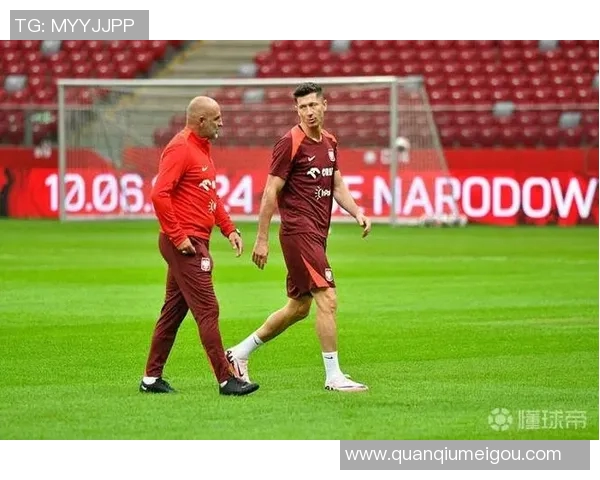 莱万收到沙特和MLS报价米兰计划引发他的关注与兴趣