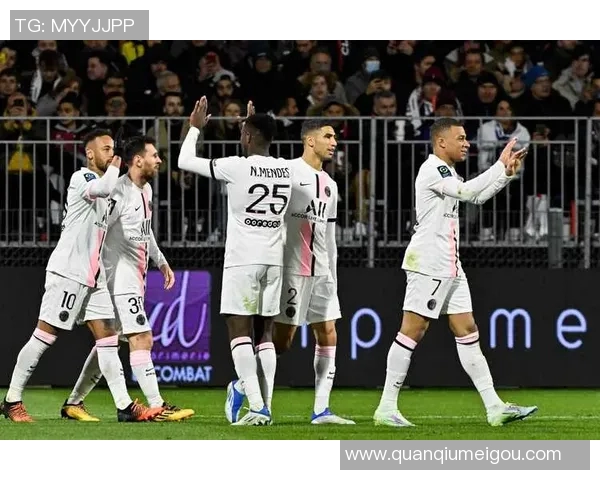 福将杜埃闪耀赛场17场比赛进球助巴黎全胜展现强大实力 福将杜埃闪耀赛场17场比赛进球助巴黎全胜展现强大实力