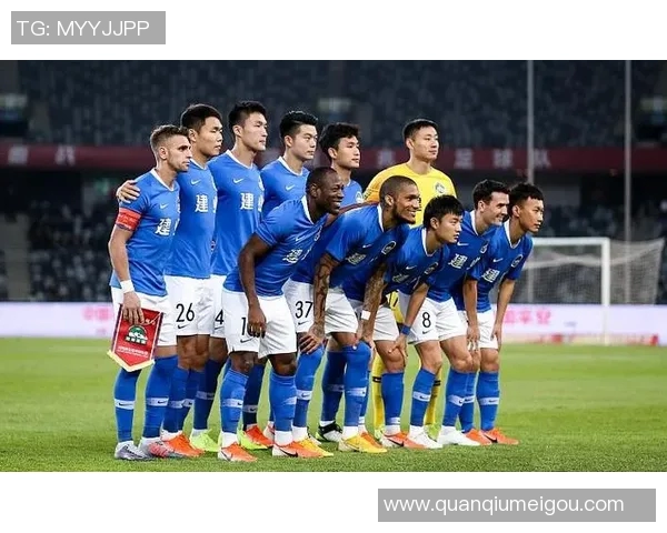 戴维恩米切尔称赞阿德巴约团队凝聚力强调球队团结精神