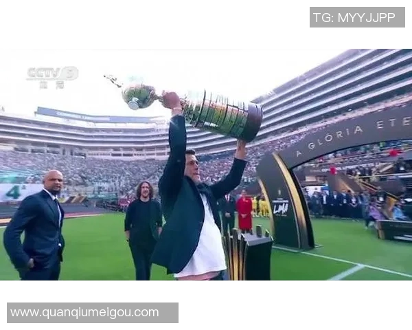 达尼洛成历史首位双冠王者夺得欧冠与南美解放者杯双料冠军 达尼洛成历史首位双冠王者夺得欧冠与南美解放者杯双料冠军