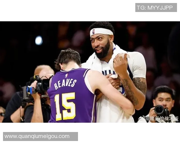 浓眉重返洛杉矶感受球迷热情期待与大家共同奋斗