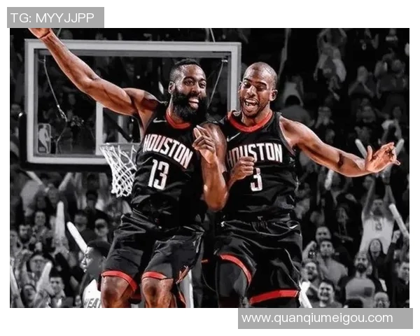 快船赢球海报曝光小卡笑容灿烂哈登背影引发球迷热议