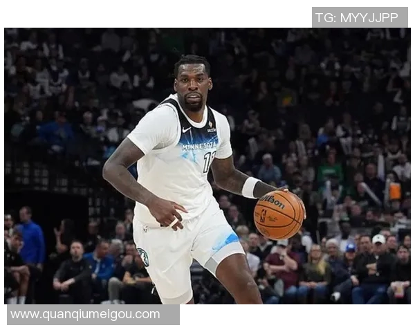 爱德华兹表现出色第三节独揽15分助球队轻松取胜19投9中斩获25分7篮板5助攻 爱德华兹表现出色第三节独揽15分助球队轻松取胜19投9中斩获25分7篮板5助攻