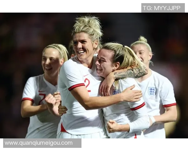 女足惨遭英格兰狂虐0比8后场低级失误令人心痛不已